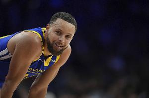 开云体育入口-库里：我倾向于体面退役而非被迫离开 希望届时有底气说已经满足