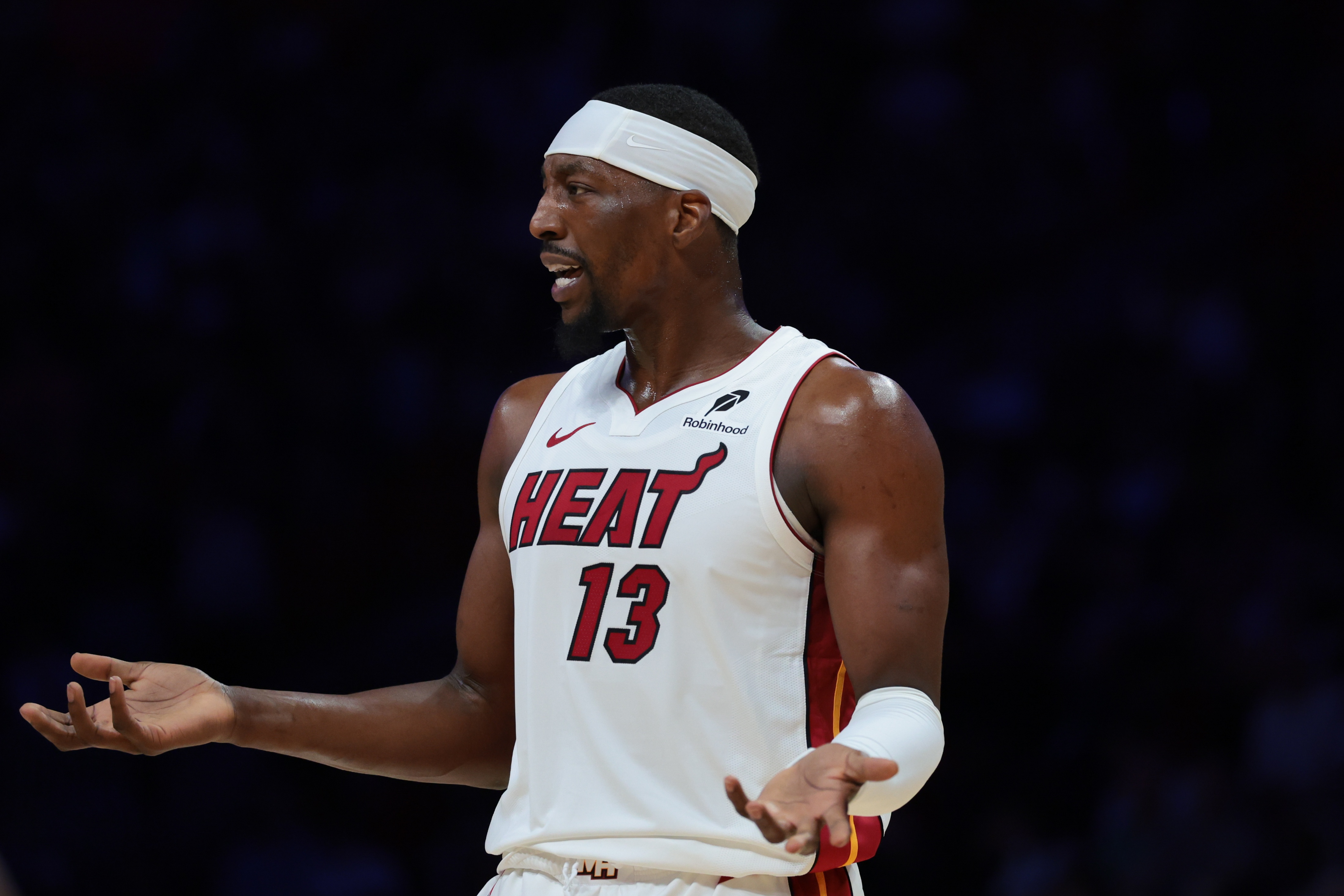 开云体育娱乐app安全-攻守兼备！阿德巴约半场12中6拿到17分6板2断1帽 罚球4中4